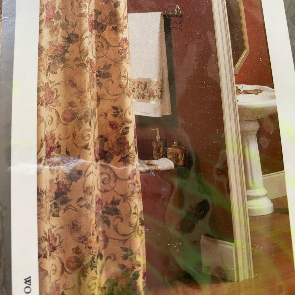 Shower curtain with flowers